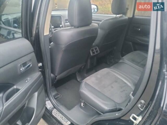 Черный Мицубиси Аутлендер, объемом двигателя 2.4 л и пробегом 81 тыс. км за 20900 $, фото 7 на Automoto.ua
