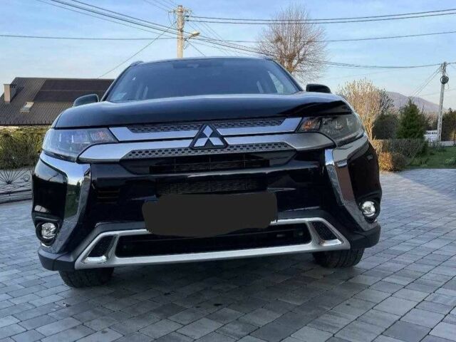 Черный Мицубиси Аутлендер, объемом двигателя 2.4 л и пробегом 1 тыс. км за 14400 $, фото 7 на Automoto.ua