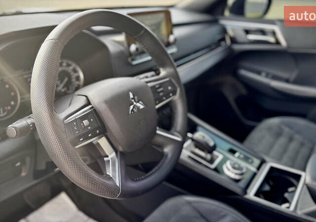 Чорний Міцубісі Аутлендер, об'ємом двигуна 2.49 л та пробігом 120 тис. км за 28500 $, фото 13 на Automoto.ua