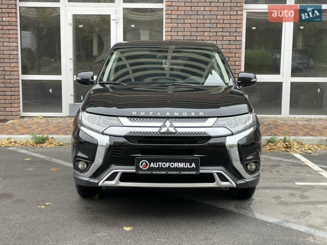 Мицубиси Аутлендер 2021 в Киеве на Automoto.ua Черный Мицубиси Аутлендер, объемом двигателя 2 л и пробегом 111 тыс. км за 18490 $, фото 3 на Automoto.ua