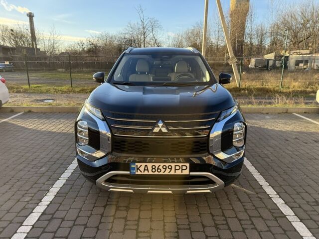 Черный Мицубиси Аутлендер, объемом двигателя 2.5 л и пробегом 121 тыс. км за 22600 $, фото 7 на Automoto.ua