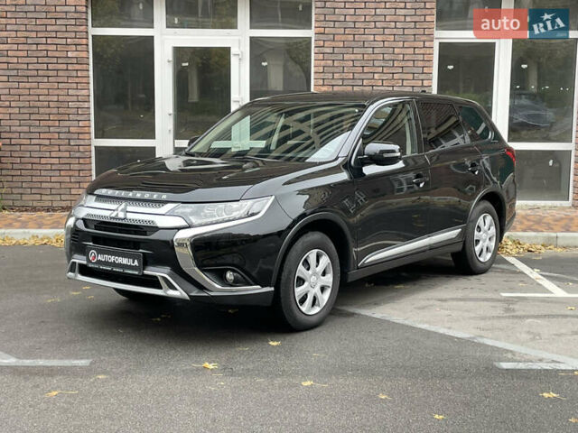 Мицубиси Аутлендер 2021 в Киеве на Automoto.ua Черный Мицубиси Аутлендер, объемом двигателя 2 л и пробегом 111 тыс. км за 18490 $, фото 4 на Automoto.ua