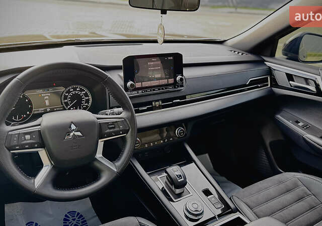Чорний Міцубісі Аутлендер, об'ємом двигуна 2.49 л та пробігом 120 тис. км за 28500 $, фото 9 на Automoto.ua