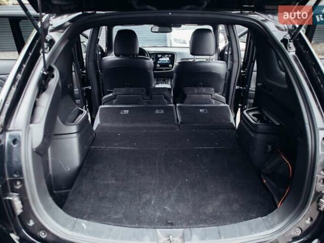 Черный Мицубиси Аутлендер, объемом двигателя 2.36 л и пробегом 110 тыс. км за 28900 $, фото 13 на Automoto.ua