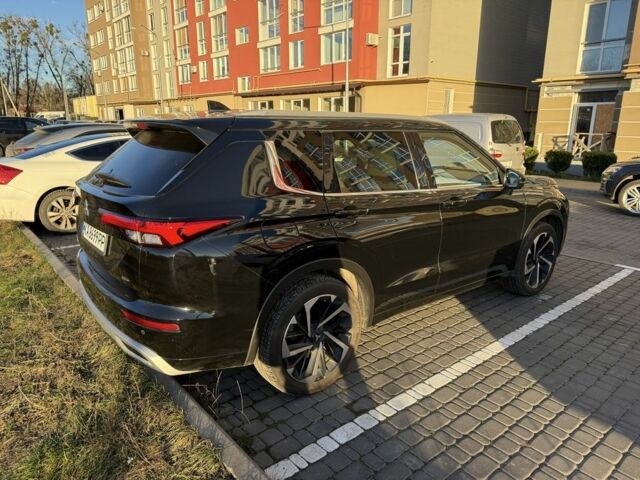 Черный Мицубиси Аутлендер, объемом двигателя 2.5 л и пробегом 121 тыс. км за 22600 $, фото 2 на Automoto.ua