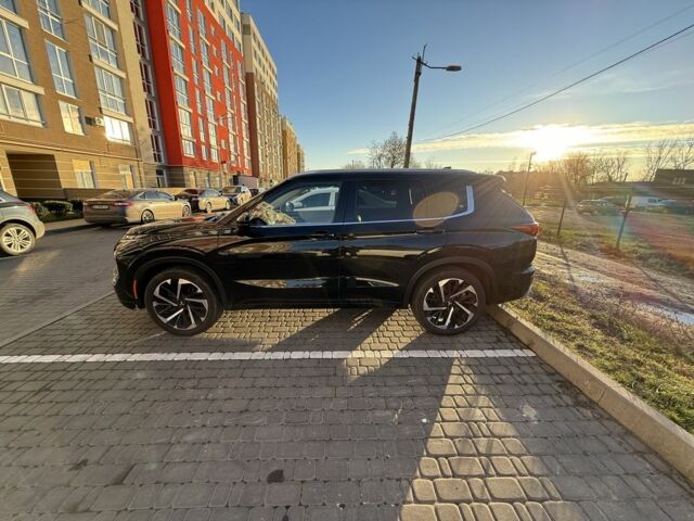 Черный Мицубиси Аутлендер, объемом двигателя 2.5 л и пробегом 121 тыс. км за 22600 $, фото 5 на Automoto.ua