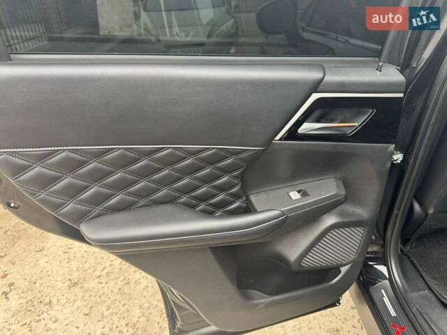 Черный Мицубиси Аутлендер, объемом двигателя 2.49 л и пробегом 87 тыс. км за 27100 $, фото 11 на Automoto.ua