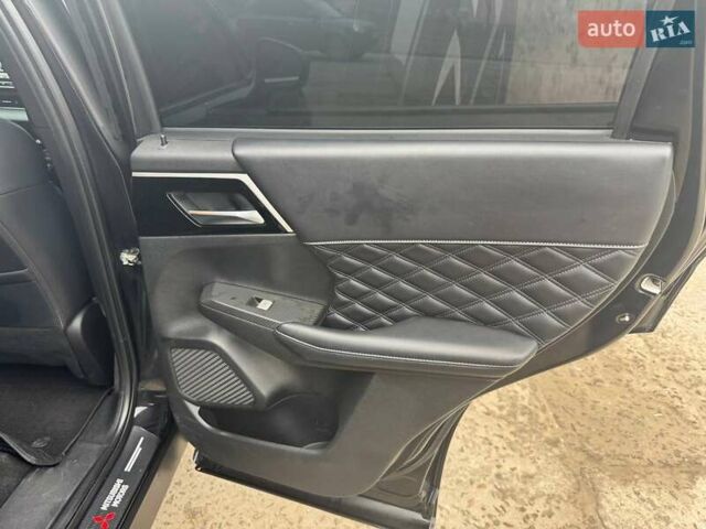 Черный Мицубиси Аутлендер, объемом двигателя 2.49 л и пробегом 87 тыс. км за 27100 $, фото 13 на Automoto.ua