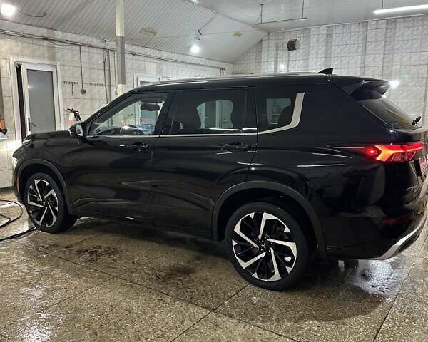 Черный Мицубиси Аутлендер, объемом двигателя 2.5 л и пробегом 64 тыс. км за 25600 $, фото 5 на Automoto.ua