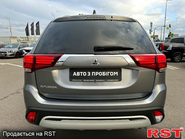 Чорний Міцубісі Аутлендер, об'ємом двигуна 2.5 л та пробігом 132 тис. км за 18140 $, фото 5 на Automoto.ua