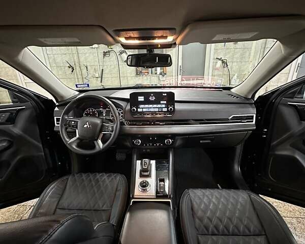 Черный Мицубиси Аутлендер, объемом двигателя 2.5 л и пробегом 64 тыс. км за 25600 $, фото 12 на Automoto.ua