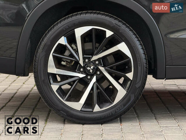 Чорний Міцубісі Аутлендер, об'ємом двигуна 2.49 л та пробігом 8 тис. км за 32000 $, фото 15 на Automoto.ua