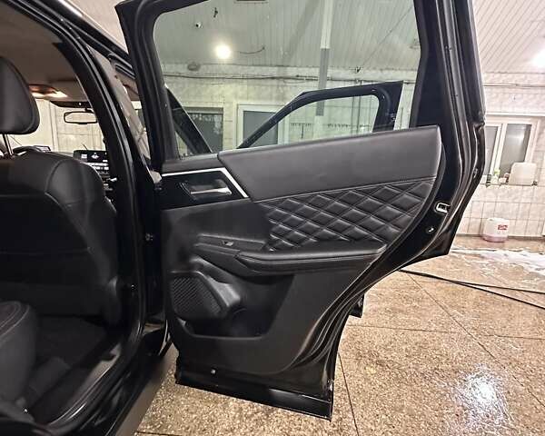 Черный Мицубиси Аутлендер, объемом двигателя 2.5 л и пробегом 64 тыс. км за 25600 $, фото 16 на Automoto.ua