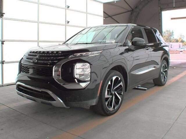 Черный Мицубиси Аутлендер, объемом двигателя 2.4 л и пробегом 65 тыс. км за 20200 $, фото 2 на Automoto.ua