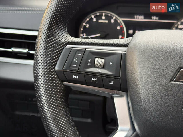 Чорний Міцубісі Аутлендер, об'ємом двигуна 2.49 л та пробігом 8 тис. км за 32000 $, фото 26 на Automoto.ua