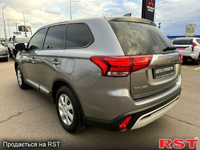 Чорний Міцубісі Аутлендер, об'ємом двигуна 2.5 л та пробігом 132 тис. км за 18140 $, фото 4 на Automoto.ua