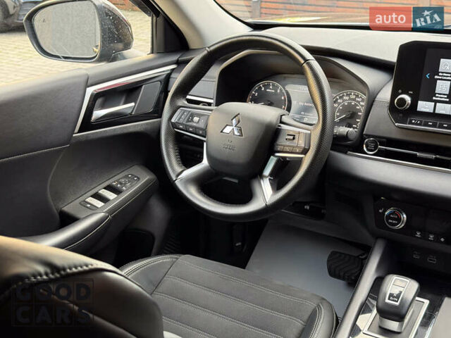 Чорний Міцубісі Аутлендер, об'ємом двигуна 2.49 л та пробігом 8 тис. км за 32000 $, фото 28 на Automoto.ua