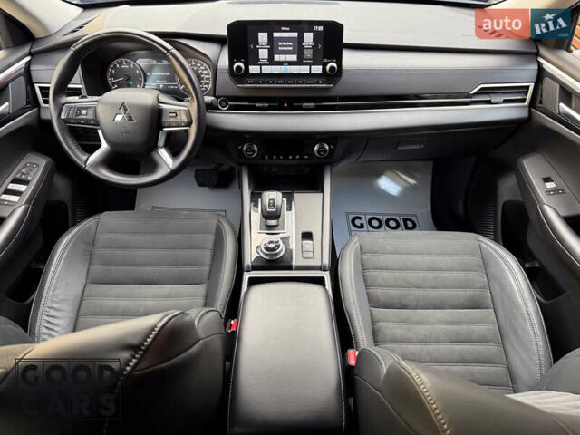 Чорний Міцубісі Аутлендер, об'ємом двигуна 2.49 л та пробігом 8 тис. км за 32000 $, фото 29 на Automoto.ua