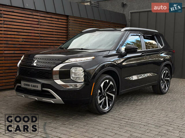 Чорний Міцубісі Аутлендер, об'ємом двигуна 2.49 л та пробігом 8 тис. км за 32000 $, фото 2 на Automoto.ua