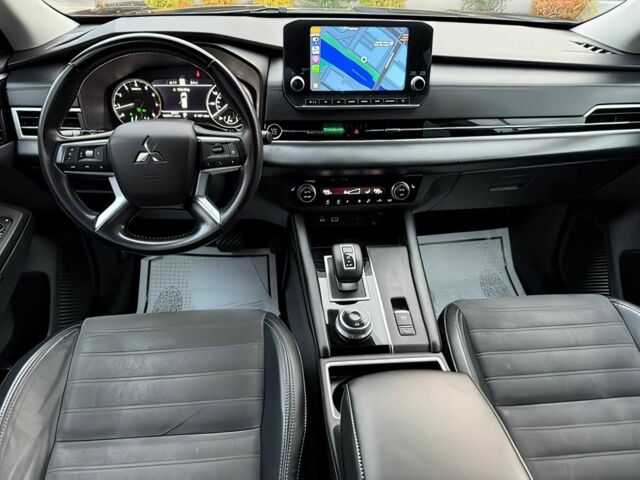 Черный Мицубиси Аутлендер, объемом двигателя 2.5 л и пробегом 13 тыс. км за 12000 $, фото 10 на Automoto.ua