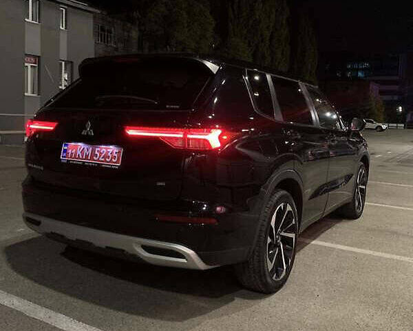 Черный Мицубиси Аутлендер, объемом двигателя 2.49 л и пробегом 70 тыс. км за 21000 $, фото 5 на Automoto.ua