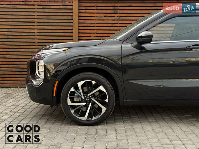 Чорний Міцубісі Аутлендер, об'ємом двигуна 2.49 л та пробігом 8 тис. км за 32000 $, фото 12 на Automoto.ua