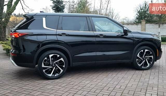 Черный Мицубиси Аутлендер, объемом двигателя 2.5 л и пробегом 69 тыс. км за 24500 $, фото 4 на Automoto.ua