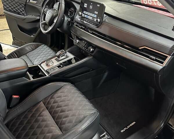 Черный Мицубиси Аутлендер, объемом двигателя 2.5 л и пробегом 64 тыс. км за 25600 $, фото 13 на Automoto.ua