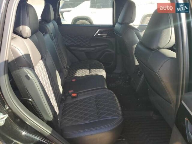 Черный Мицубиси Аутлендер, объемом двигателя 2.49 л и пробегом 85 тыс. км за 9000 $, фото 10 на Automoto.ua