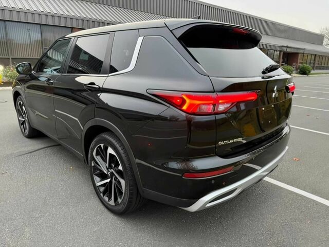 Черный Мицубиси Аутлендер, объемом двигателя 2.5 л и пробегом 13 тыс. км за 12000 $, фото 6 на Automoto.ua