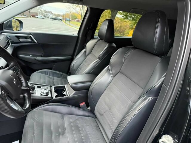 Черный Мицубиси Аутлендер, объемом двигателя 2.5 л и пробегом 13 тыс. км за 12000 $, фото 8 на Automoto.ua