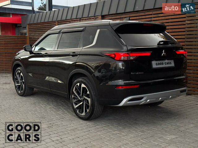 Чорний Міцубісі Аутлендер, об'ємом двигуна 2.49 л та пробігом 8 тис. км за 32000 $, фото 4 на Automoto.ua