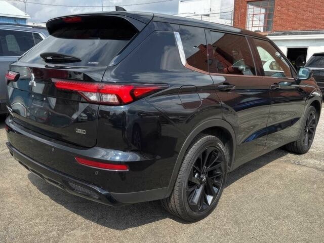 Черный Мицубиси Аутлендер, объемом двигателя 2.5 л и пробегом 23 тыс. км за 28500 $, фото 7 на Automoto.ua