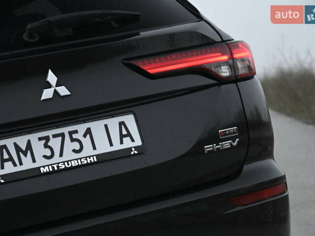 Черный Мицубиси Аутлендер, объемом двигателя 2.36 л и пробегом 20 тыс. км за 38000 $, фото 17 на Automoto.ua