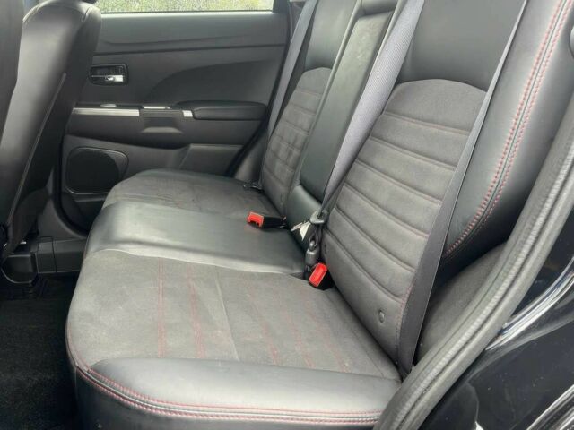 Черный Мицубиси Аутлендер, объемом двигателя 2 л и пробегом 17 тыс. км за 8800 $, фото 9 на Automoto.ua