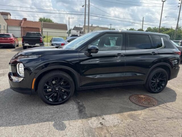 Черный Мицубиси Аутлендер, объемом двигателя 2.5 л и пробегом 23 тыс. км за 28500 $, фото 4 на Automoto.ua