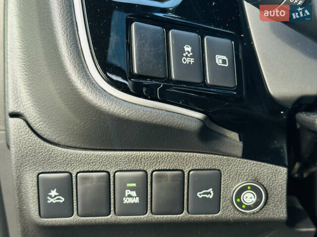 Черный Мицубиси Аутлендер, объемом двигателя 2.36 л и пробегом 64 тыс. км за 29900 $, фото 32 на Automoto.ua