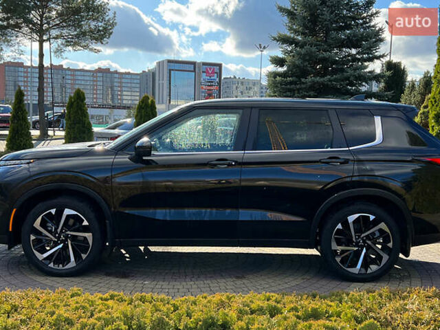 Черный Мицубиси Аутлендер, объемом двигателя 2.49 л и пробегом 6 тыс. км за 29300 $, фото 3 на Automoto.ua