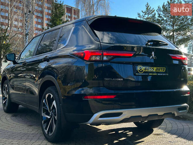 Черный Мицубиси Аутлендер, объемом двигателя 2.49 л и пробегом 6 тыс. км за 29300 $, фото 4 на Automoto.ua