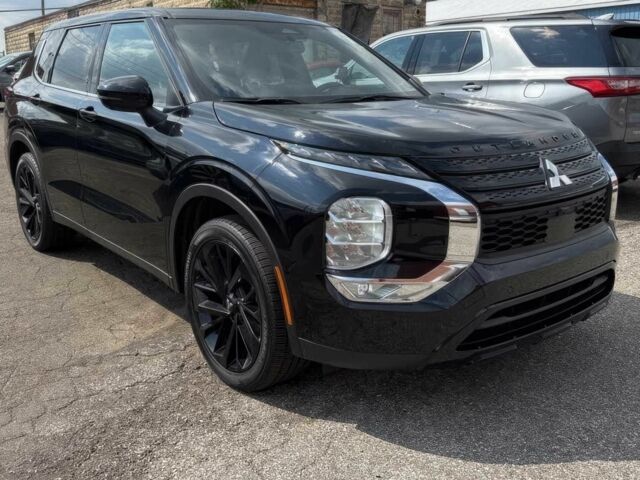 Черный Мицубиси Аутлендер, объемом двигателя 2.5 л и пробегом 23 тыс. км за 28500 $, фото 2 на Automoto.ua