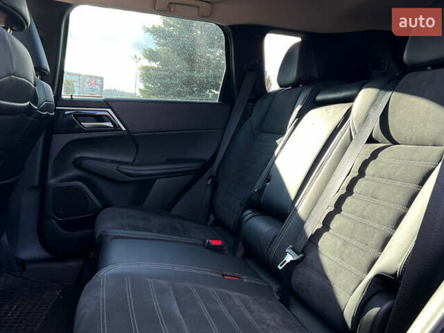 Черный Мицубиси Аутлендер, объемом двигателя 2.49 л и пробегом 6 тыс. км за 29300 $, фото 20 на Automoto.ua