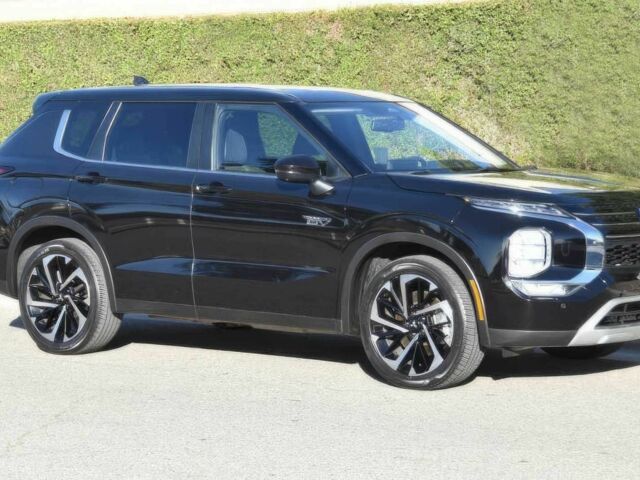 Чорний Міцубісі Аутлендер, об'ємом двигуна 2.4 л та пробігом 16 тис. км за 25500 $, фото 3 на Automoto.ua