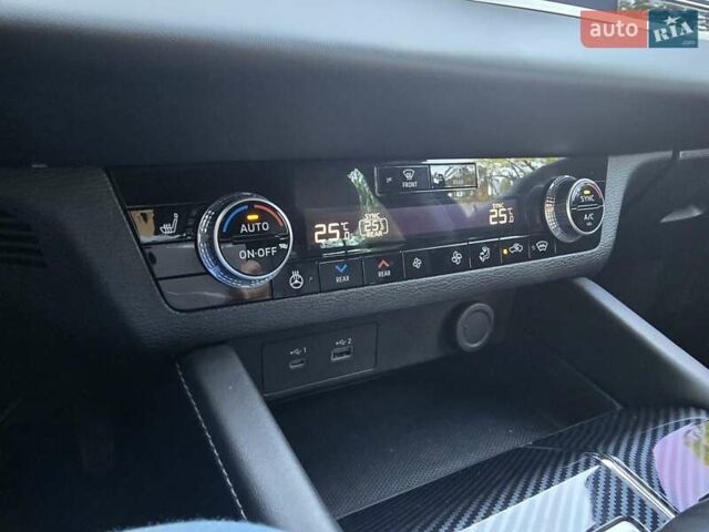 Черный Мицубиси Аутлендер, объемом двигателя 2.36 л и пробегом 37 тыс. км за 37000 $, фото 40 на Automoto.ua