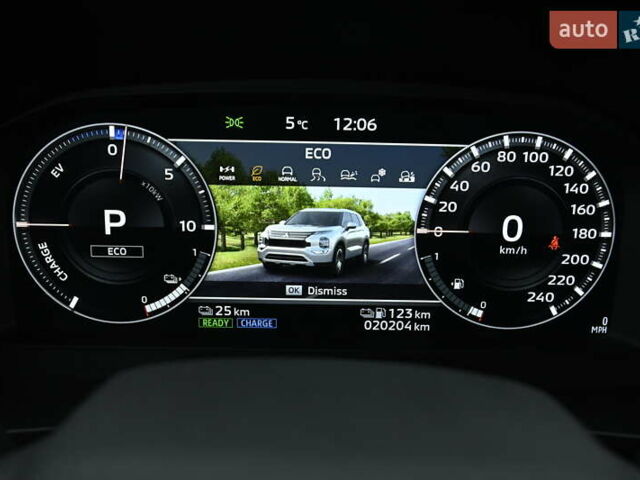 Черный Мицубиси Аутлендер, объемом двигателя 2.36 л и пробегом 20 тыс. км за 37400 $, фото 33 на Automoto.ua