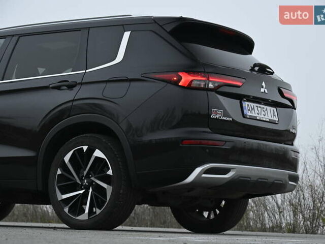 Черный Мицубиси Аутлендер, объемом двигателя 2.36 л и пробегом 20 тыс. км за 38000 $, фото 16 на Automoto.ua