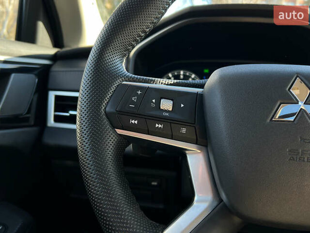 Черный Мицубиси Аутлендер, объемом двигателя 2.49 л и пробегом 6 тыс. км за 29300 $, фото 10 на Automoto.ua