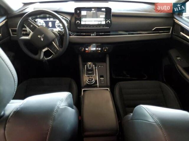 Черный Мицубиси Аутлендер, объемом двигателя 2.4 л и пробегом 24 тыс. км за 12050 $, фото 7 на Automoto.ua