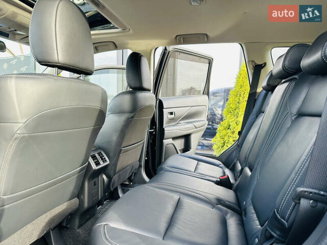 Черный Мицубиси Аутлендер, объемом двигателя 2.36 л и пробегом 64 тыс. км за 29900 $, фото 17 на Automoto.ua