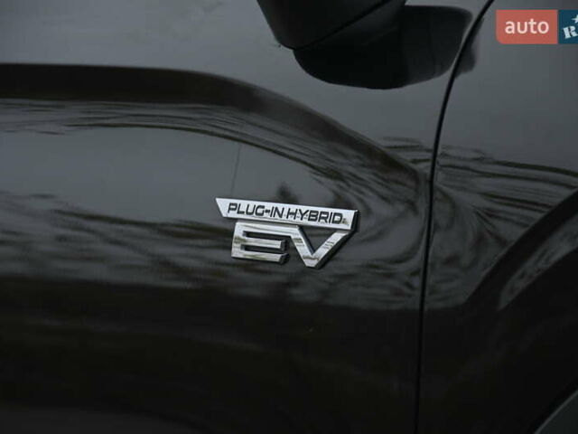 Черный Мицубиси Аутлендер, объемом двигателя 2.36 л и пробегом 20 тыс. км за 38000 $, фото 9 на Automoto.ua