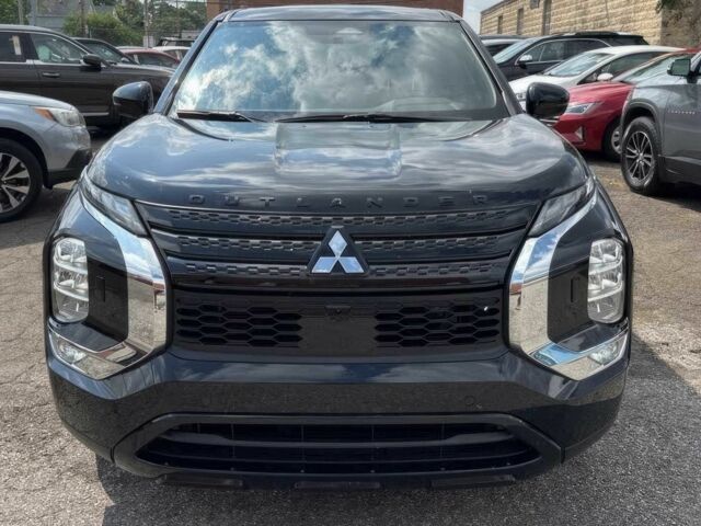 Черный Мицубиси Аутлендер, объемом двигателя 2.5 л и пробегом 23 тыс. км за 28500 $, фото 1 на Automoto.ua